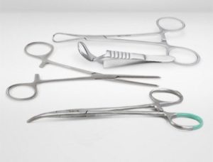 Διάφορα χειρουργικά εργαλεία